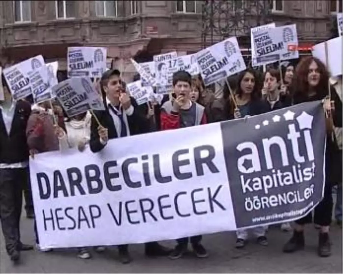 E- Muhtıra Yıldönümünde Protesto Edildi