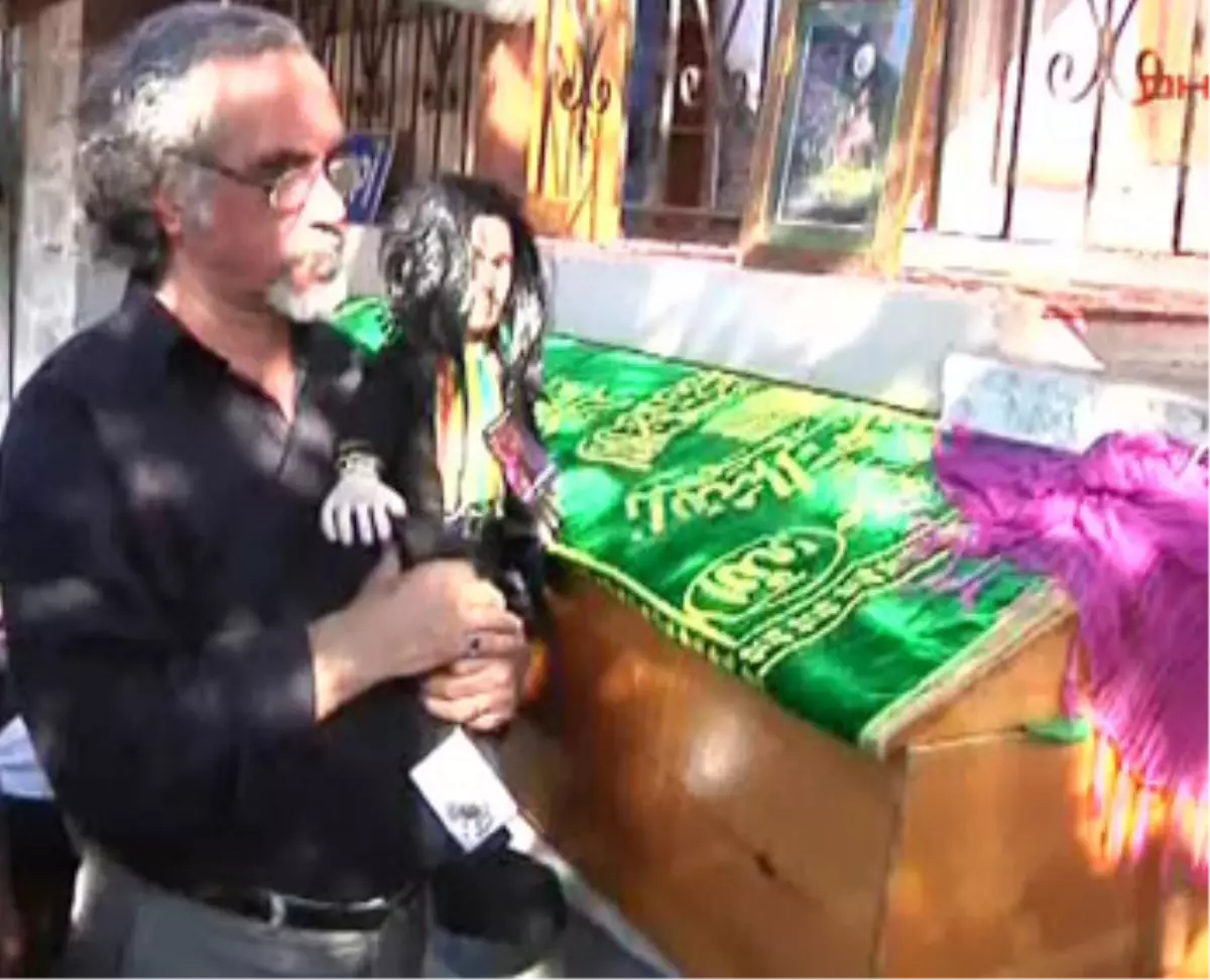 Efsanevi Baterist\'in Son Yolculuğu