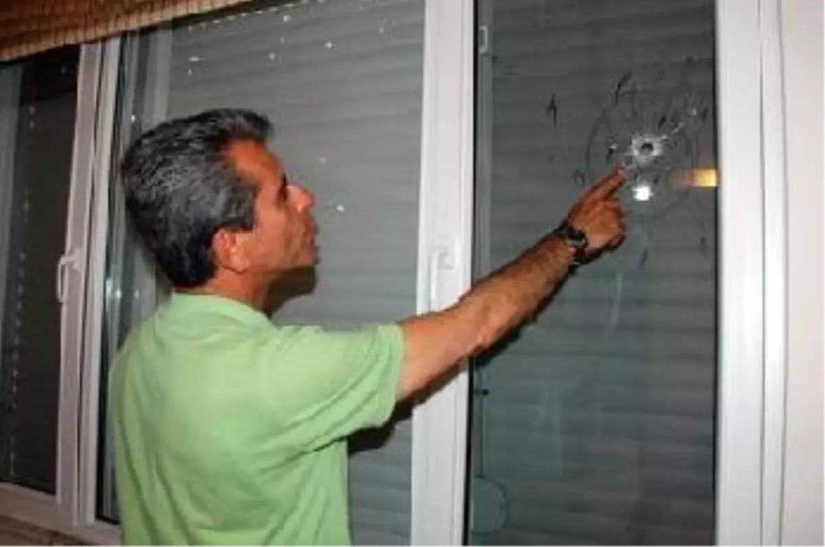 Finike Belediye Başkanının Evini Kurşunladılar