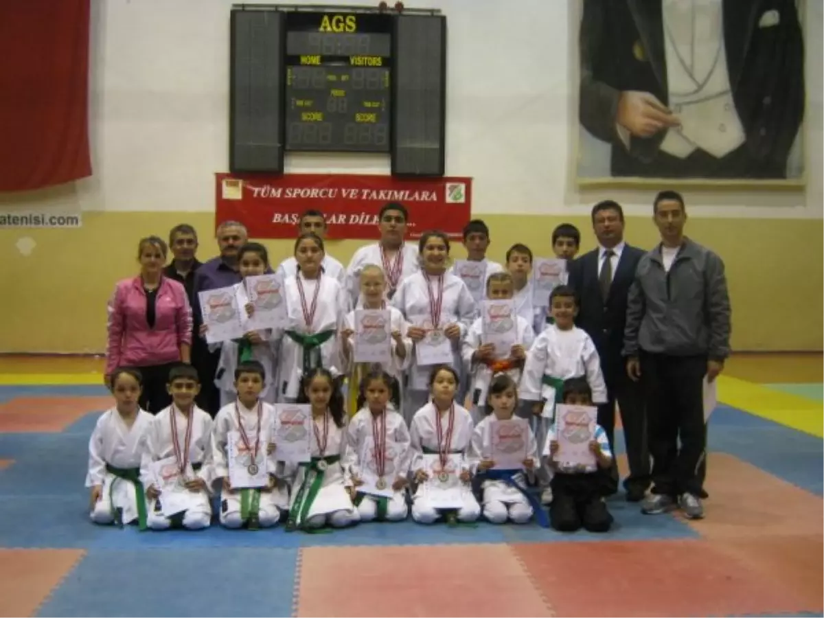 Gemlikspor Karate Takımının Başarısı 


 

