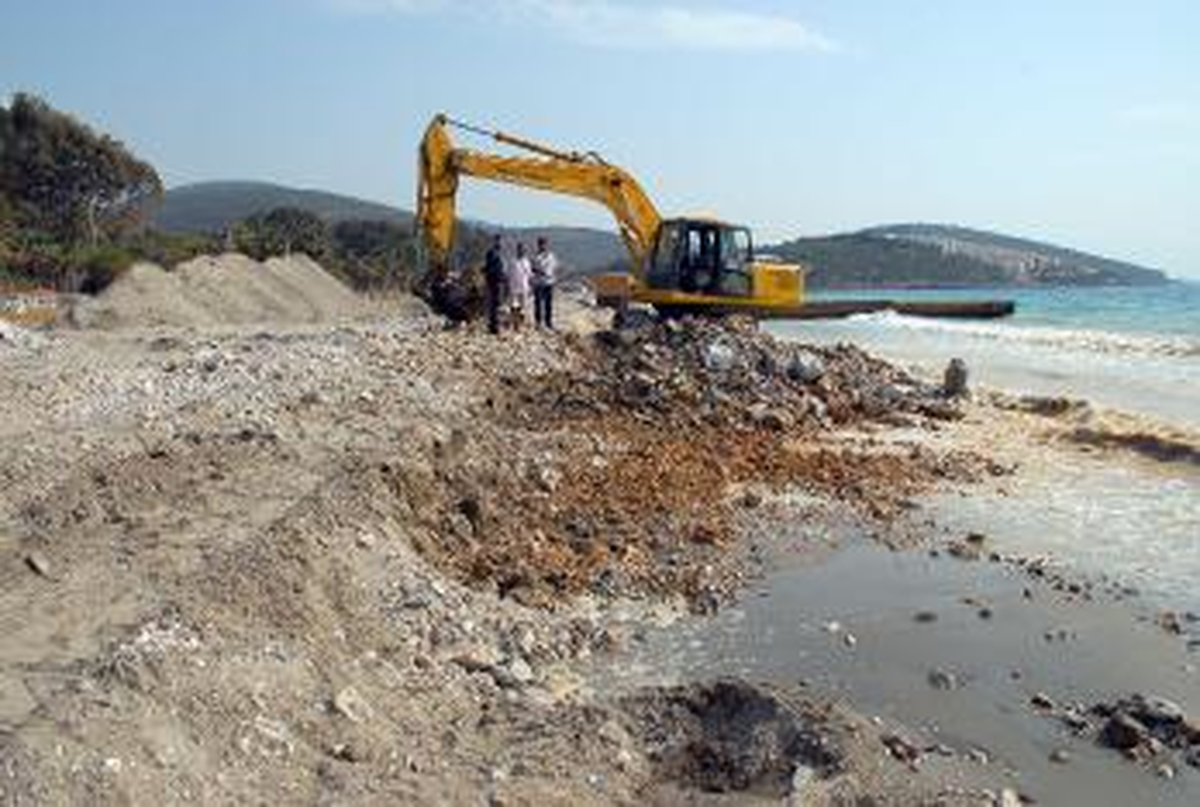 Kuşadası'nda Ünlü Kuştur-pigale Plajı Halka Açılıyor