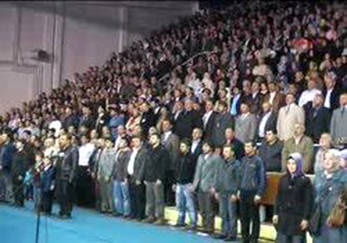 Zonguldak - Spor Salonunda Namaz