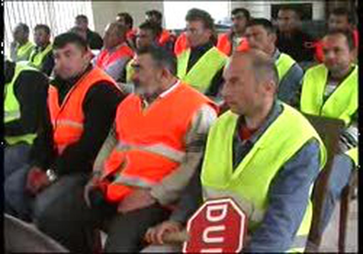 Bayrağı Hakem Gibi Kaldır