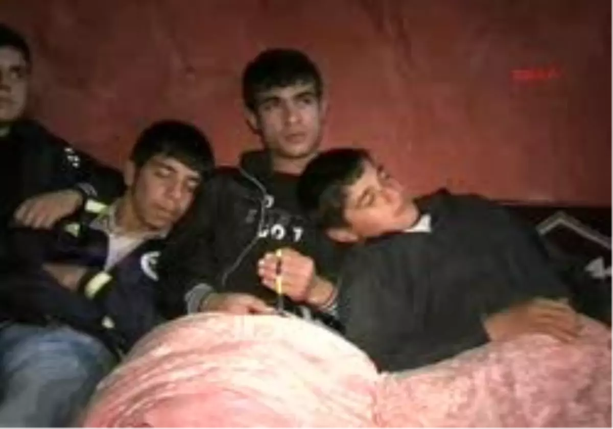 Şanlıurfa - Urfa\'Da Bilet İzdihamı