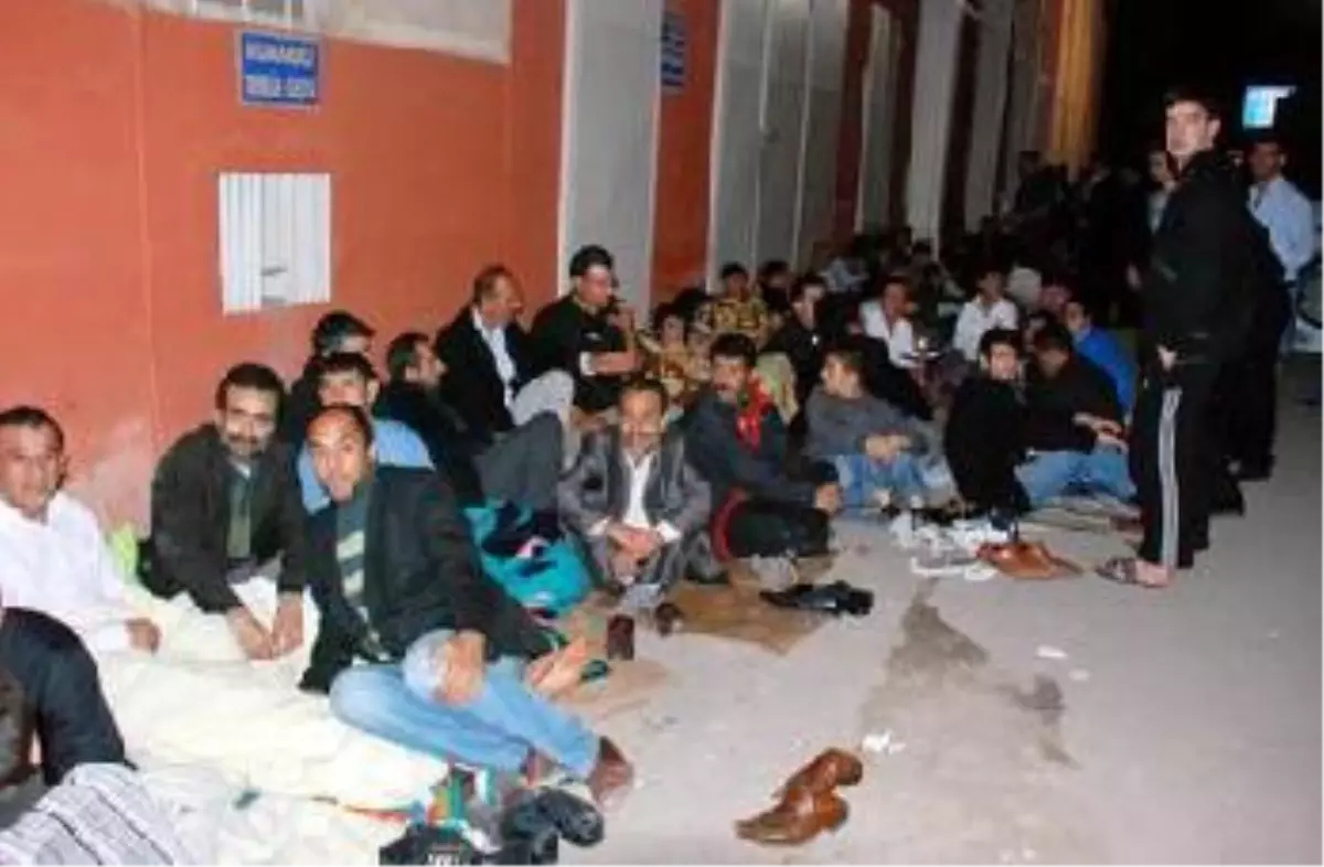 Urfa\'da Bilet İzdihamı