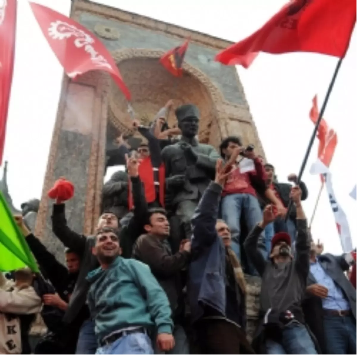 32 Yıl Sonra Taksim Coşkusu