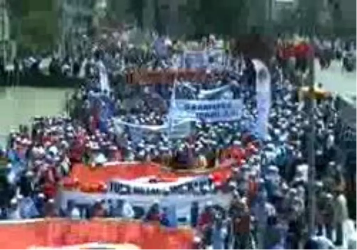 Bursa - Polis Travestileri Başkanlarına Arattı