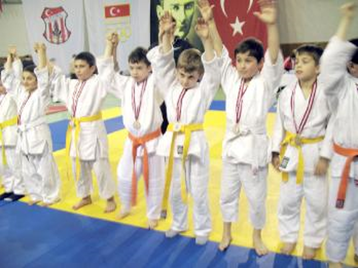 İhlas Koleji'nden 12 Birincilik
