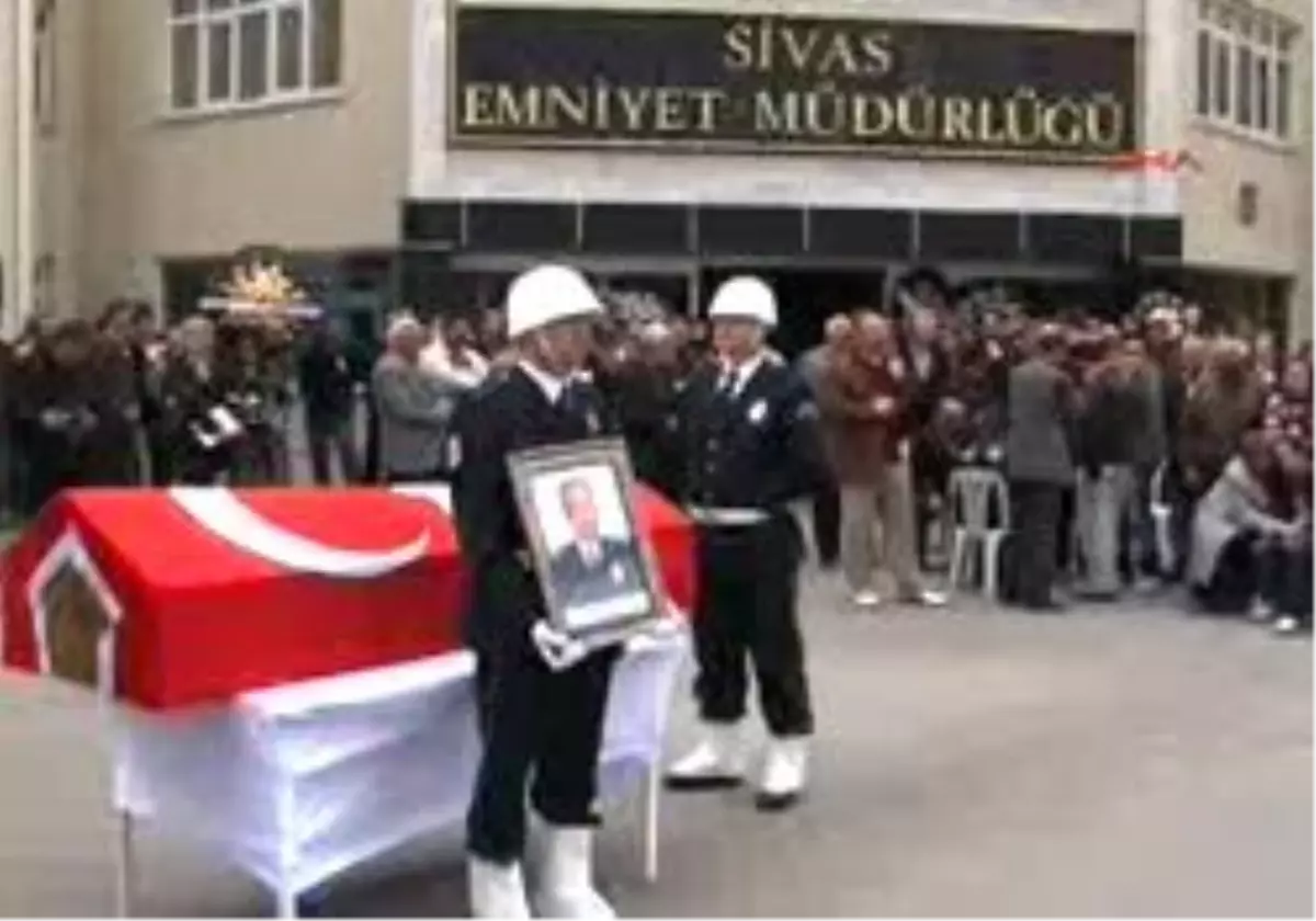 Sivas - Polis Müdürü Şofbenden Zehirlenip Öldü