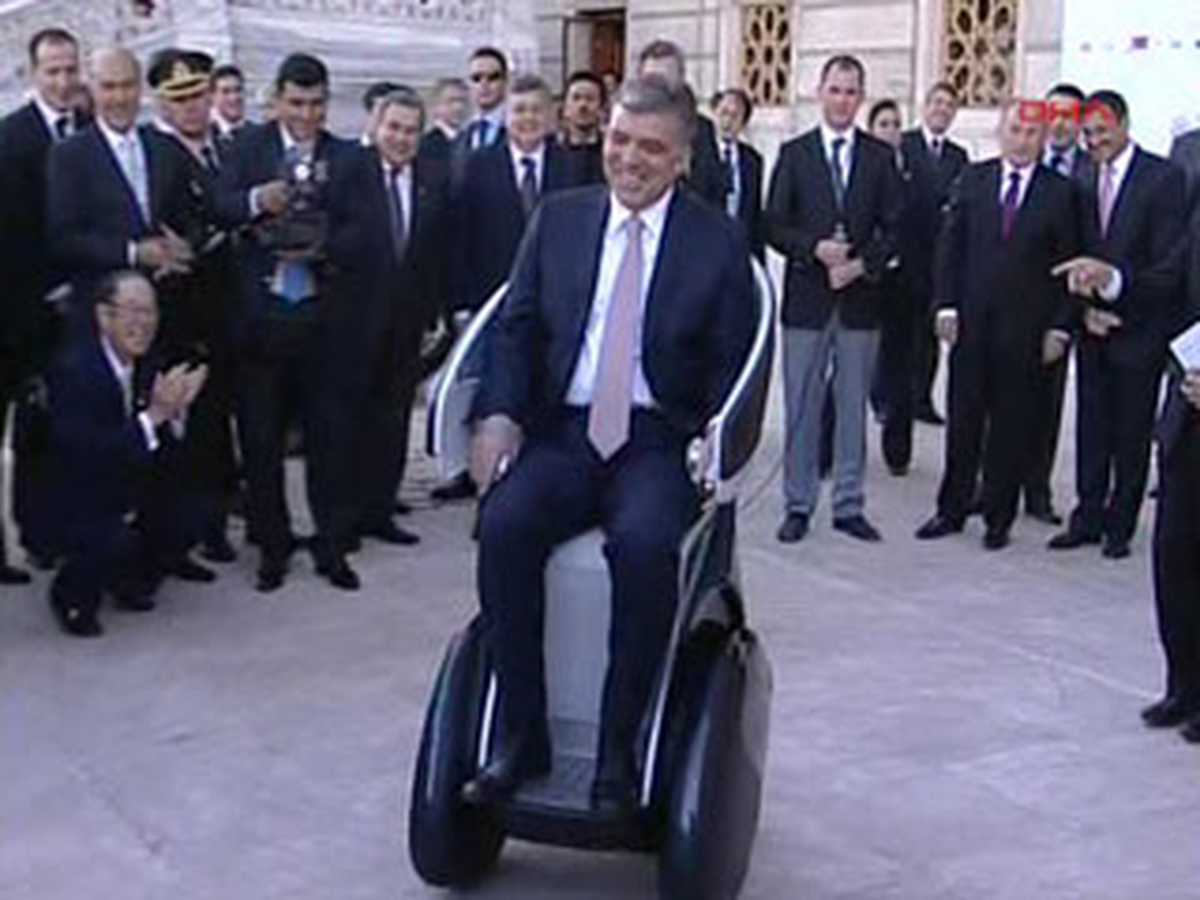 Cumhurbaşkanı Gül, Elektrikli Araç Kullandı