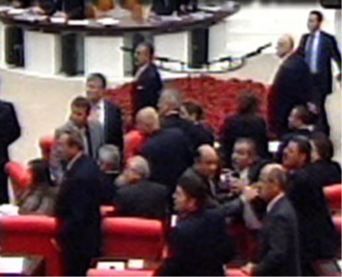 Meclis\'te Yumruklar Konuştu