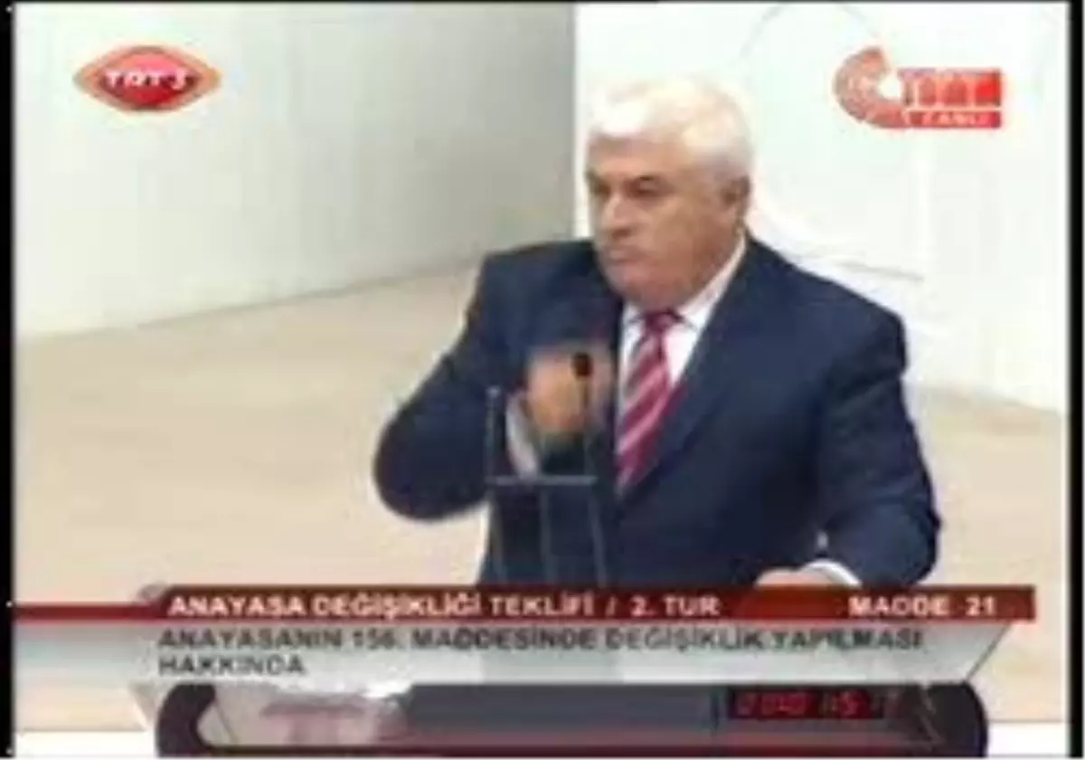 Meclis\'te Medenice! Yumruklaştılar