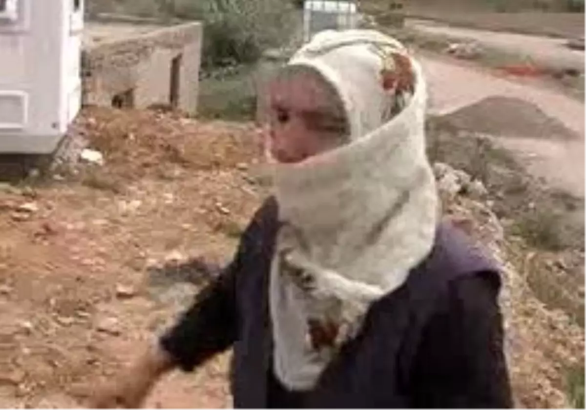 Nevşehir - Avanos\'Ta, Kadın Memurun Moloz Nöbeti Devam Ediyo