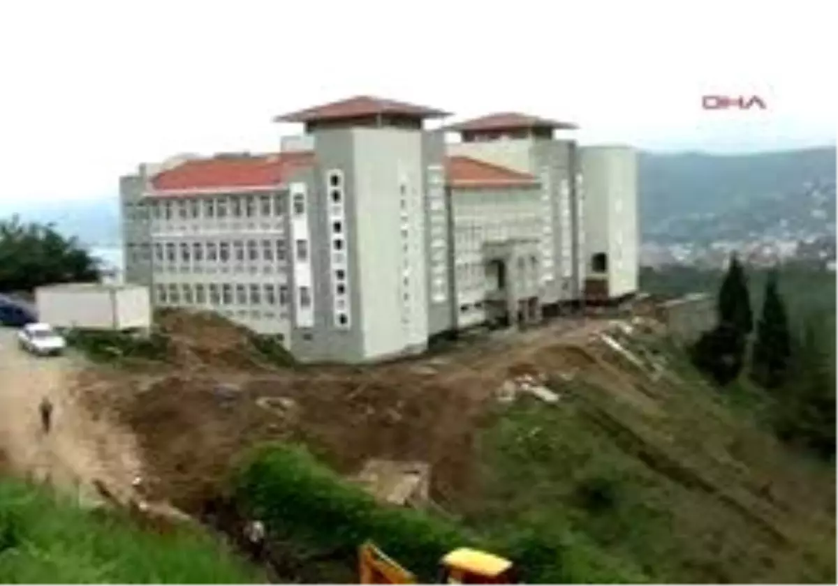 Rize - Arazi Nasıl Olsa İstimlak Edilir Diye Bina Yapmışlar