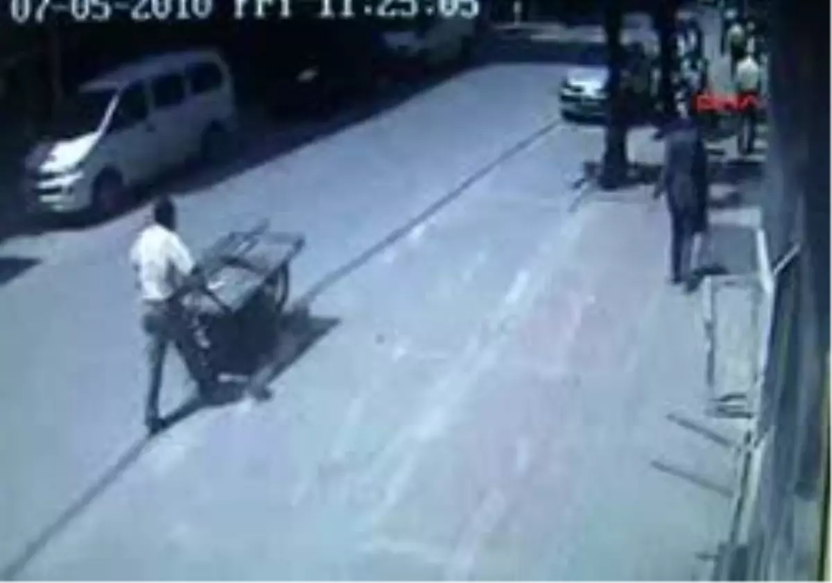 Bursa - Kaza Anı Güvenlik Kamerasınca Saniye Saniye Görüntül