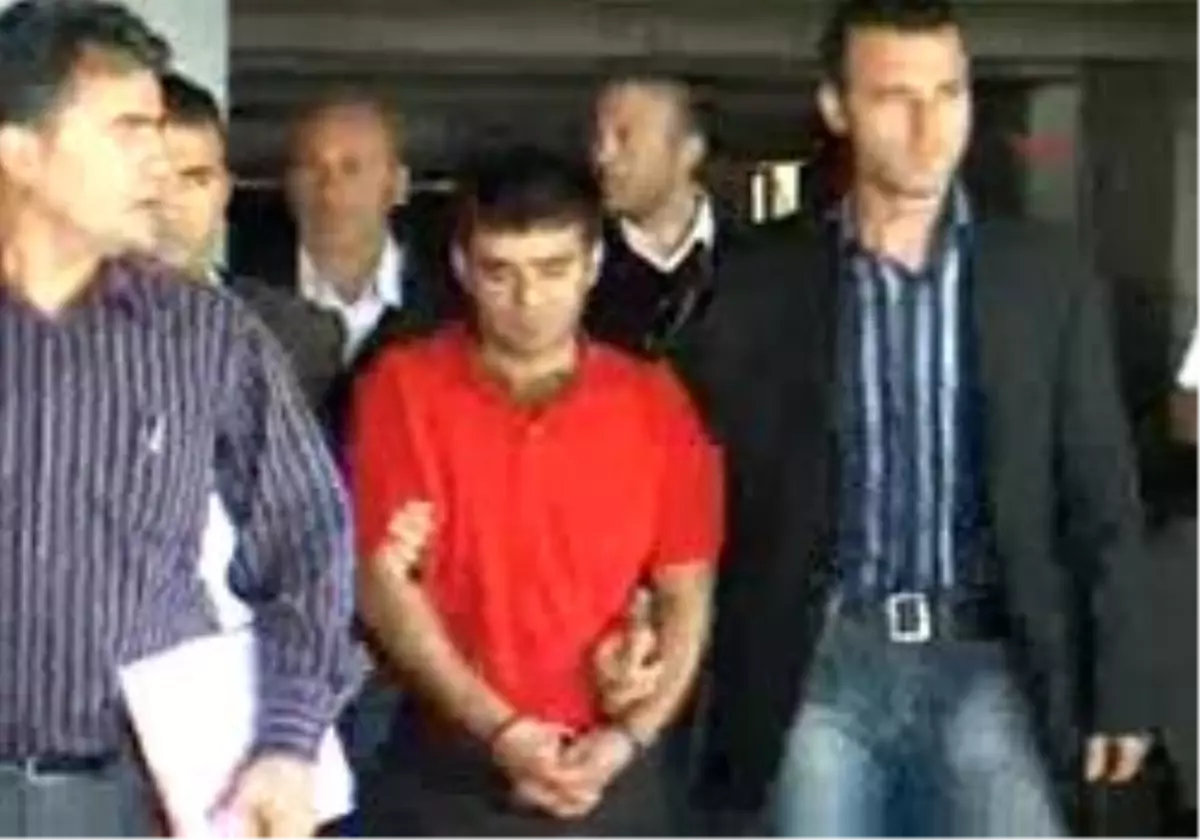 Sevgilisini Bıçaklayıp Yaralı Halde 60 Metrelik Viyadükten A