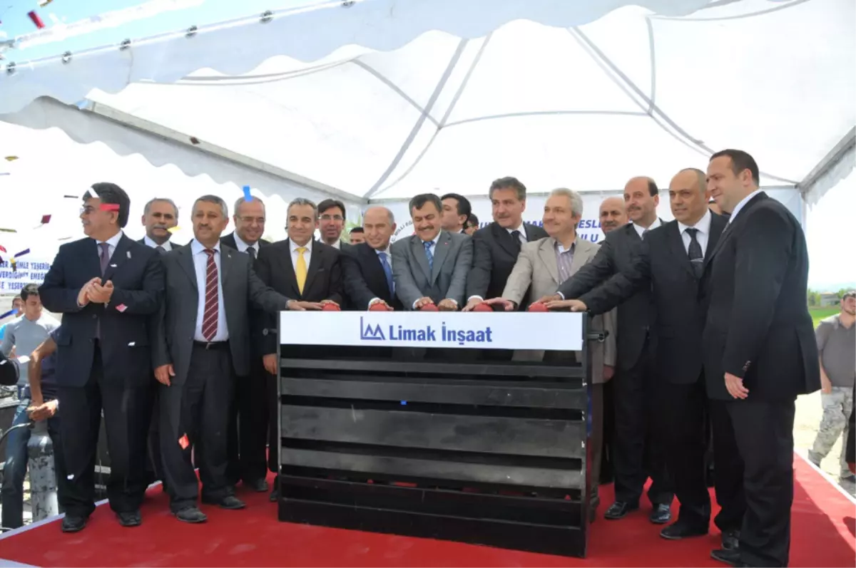 Çevre Ve Orman Bakanı Katılımı İle Afyon\'da Kız Meslek Lisesi Açıldı