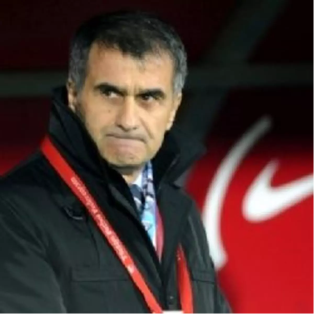 Şenol Güneş Kadroyu Koruyacak