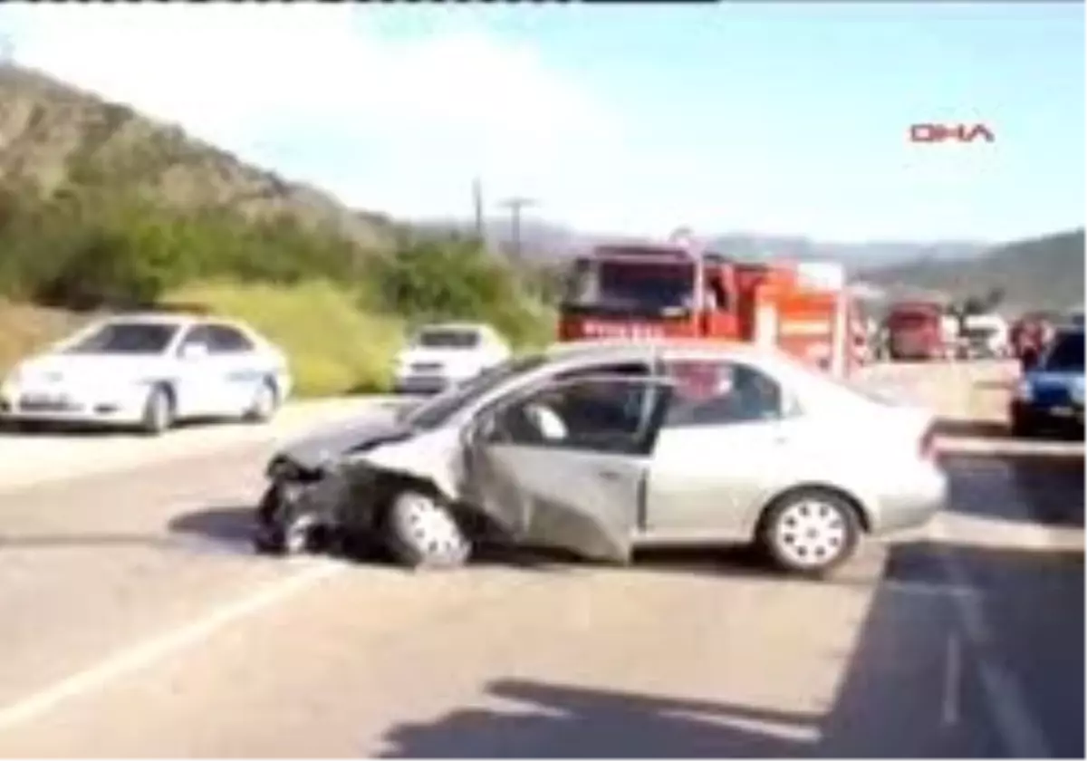 Amasya\'Da Trafik Kazası: 1 Ölü, 15 Yaralı