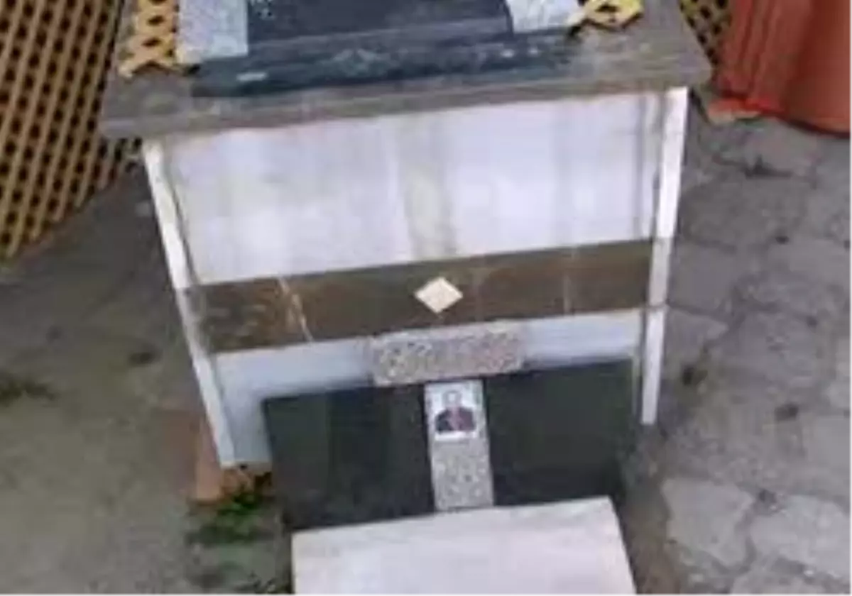 Şaka Gibi Mezar Tanıtımı