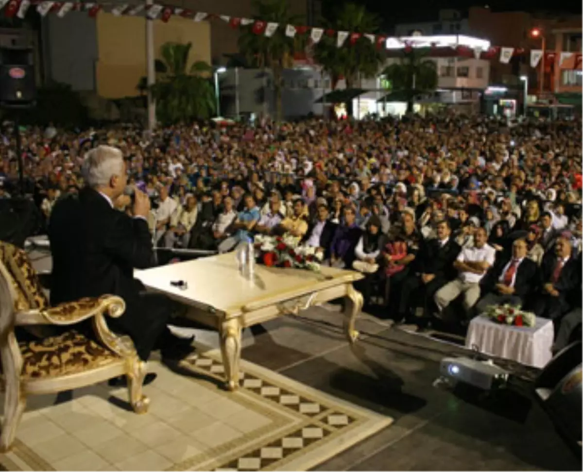 Nihat Hatipoğlu\'nu Osmaniye\'de 10 Bin Kişi Dinledi