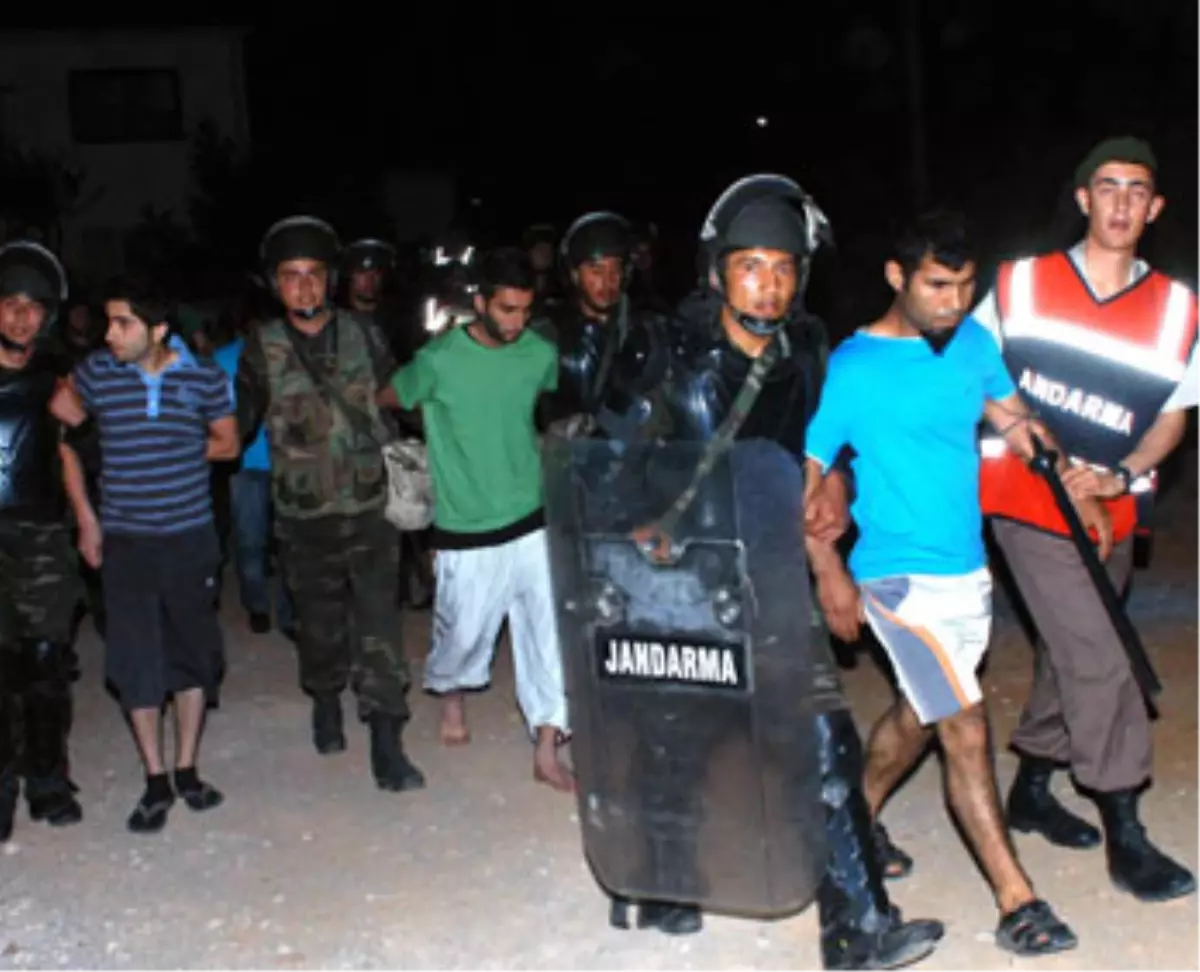 Gergin Gecenin Bilançosu Ağır Oldu