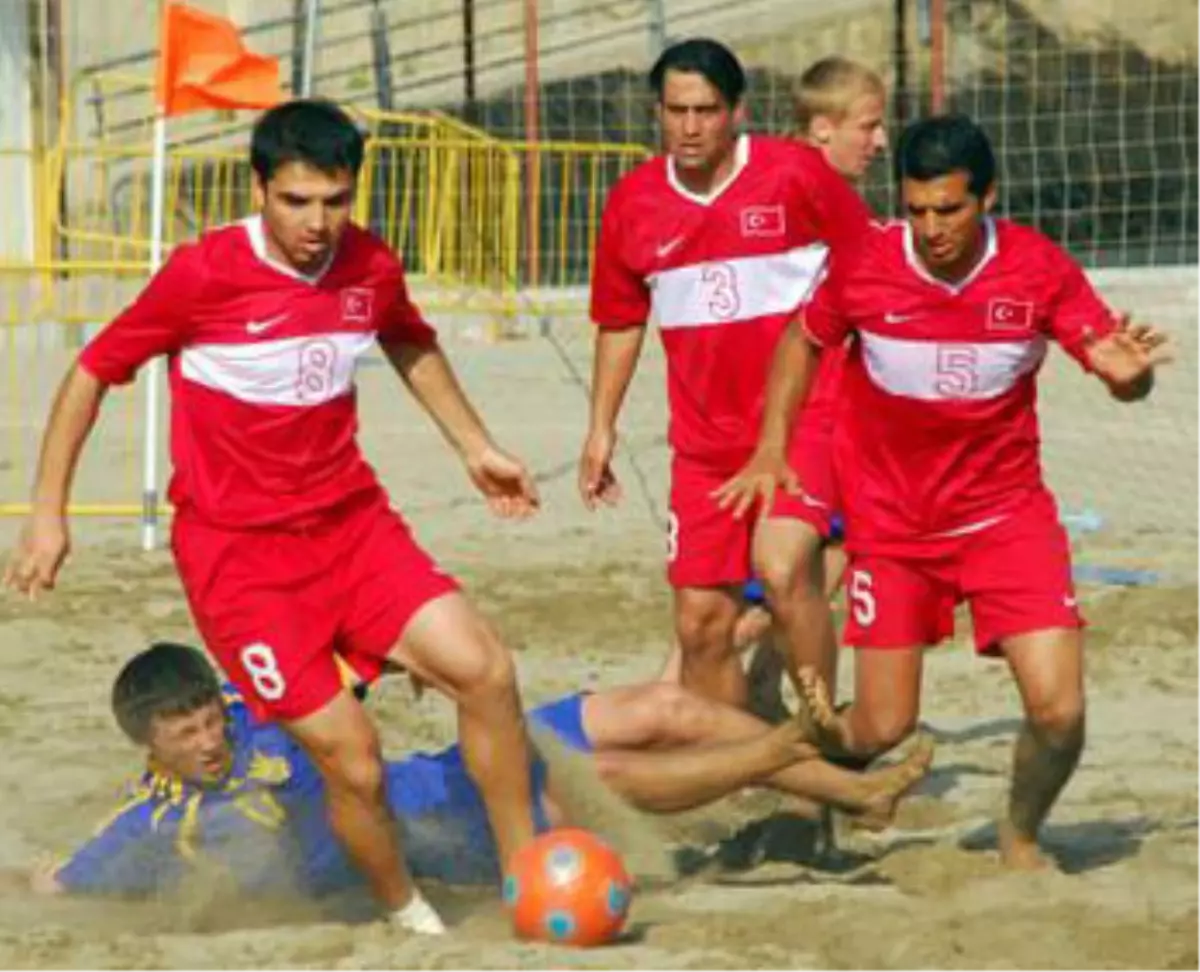 Alanya Beach Soccer Cup Heyecanı Sürüyor