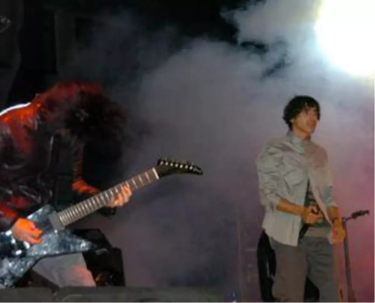 Manga\'nın, Eurovision Şarkısı Beğenildi