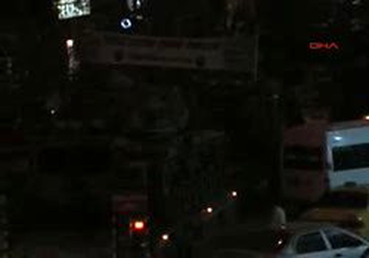 Yüksekova - Sınırdaki Birliklere Tank Ve Obüs Topu Sevkiyatı