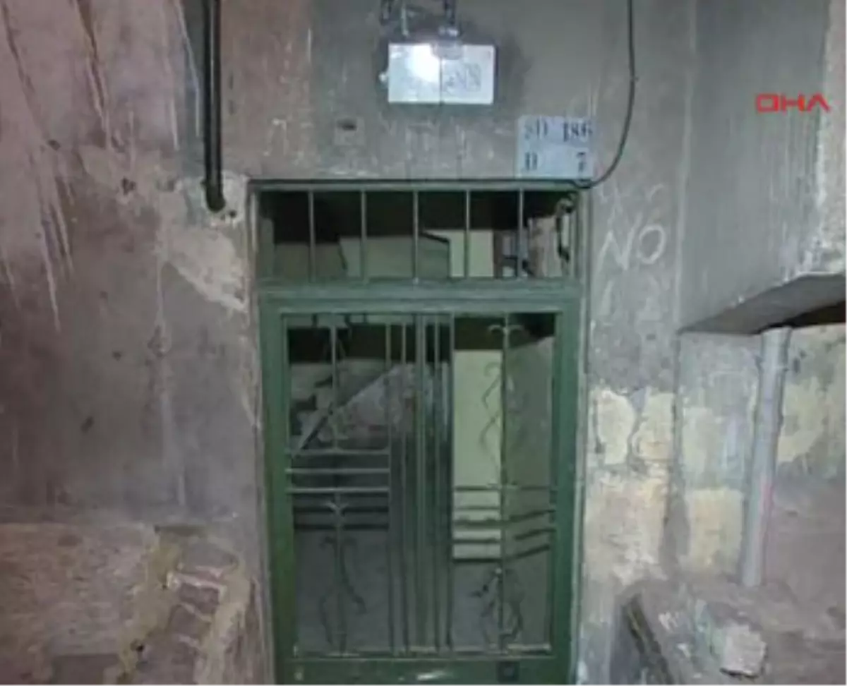 2 Günlük Bebeği Dairenin Kapısına Bıraktılar