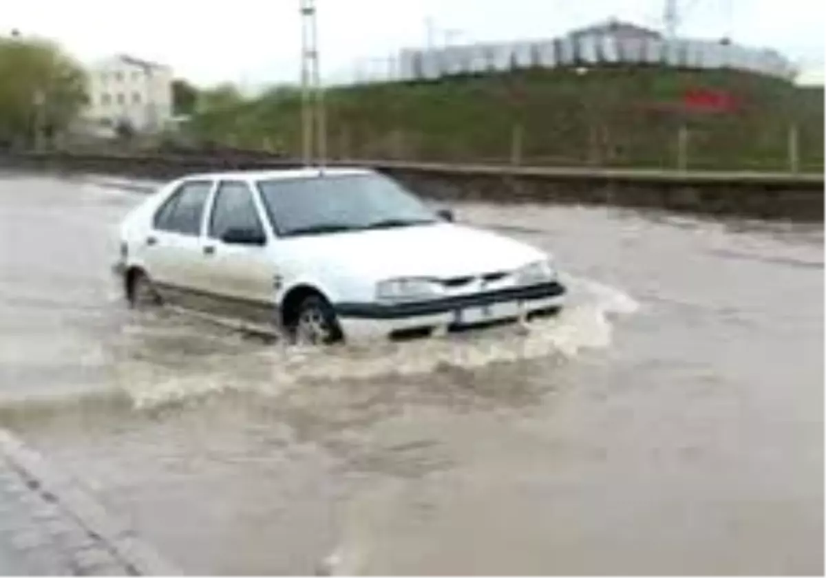 Ağrı // Arşiv // Ağrı\'Da Selin Faturası: 7799 Konut Ve Ahır