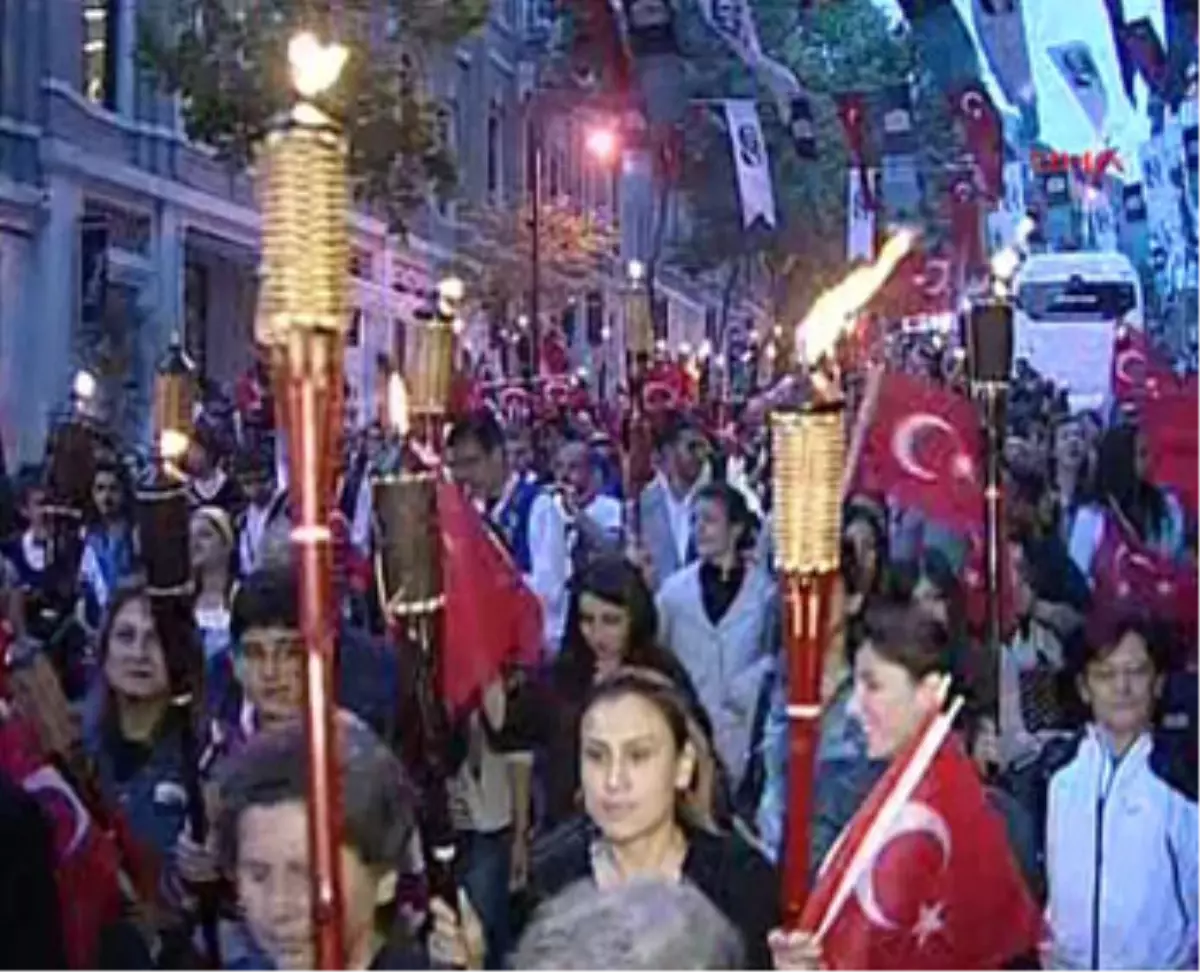 Beşiktaş Kırmızı-beyaza Büründü