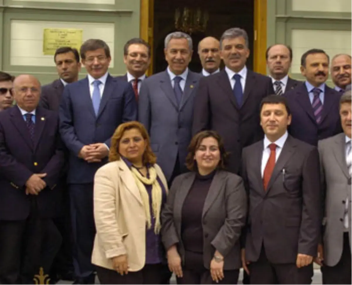 Cumhurbaşkanı Gül Restorasyonu Biten Camide Cuma Namazını Kıldı