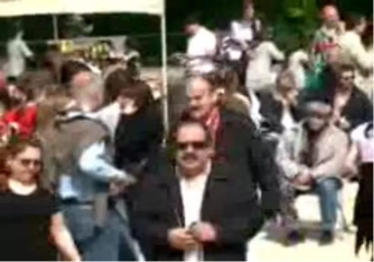 Brüksel?De Atatürk Kupası İçın Turnuva Düzenlendı