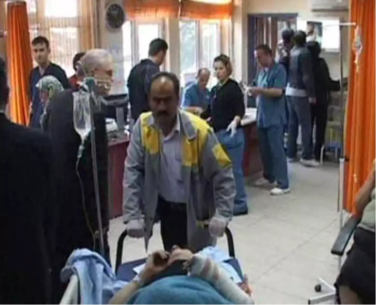 Yolcu Otobüsü Devrildi: 34 Yaralı