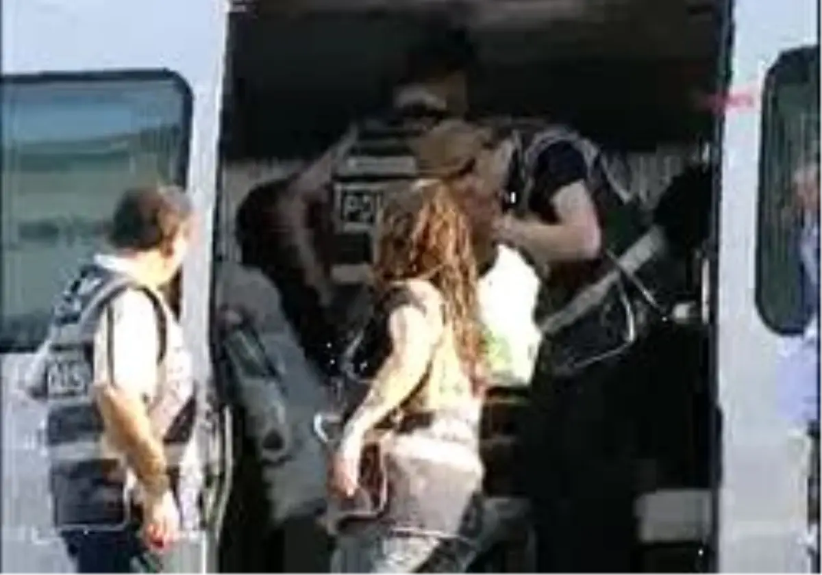 Antalya - Fuhuş Operasyonunda 8 Gözaltı