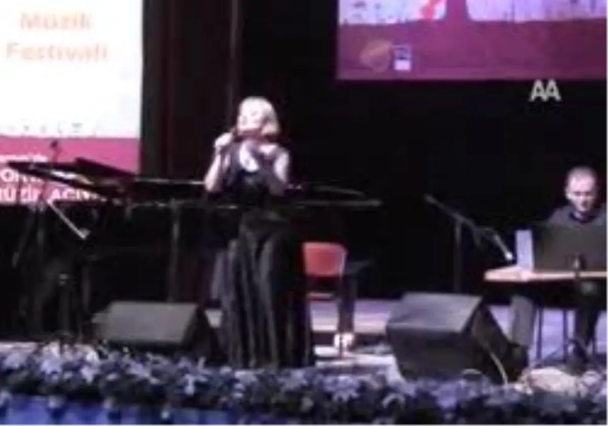 İbrahimova\'dan Rumeli Türküleri