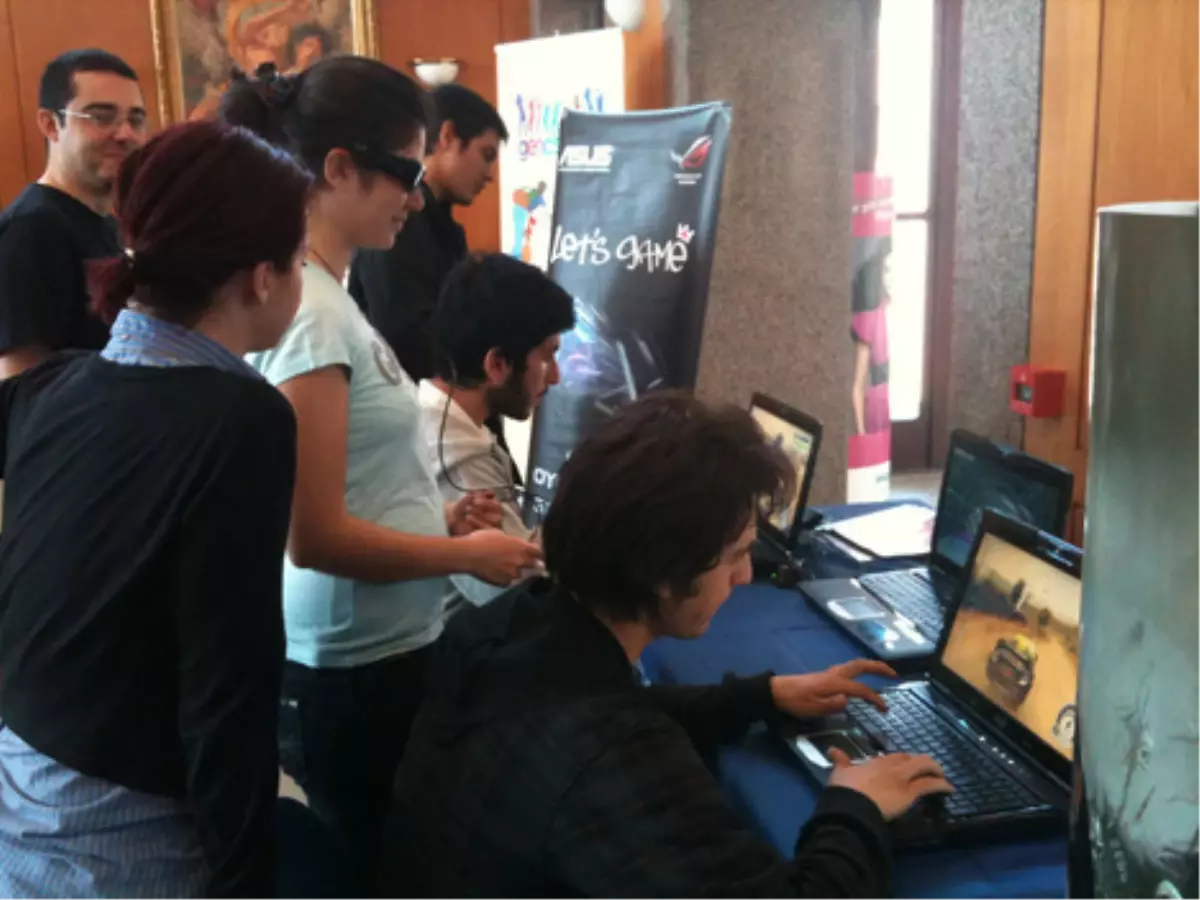 Üniversite Öğrencileri Oyuna Doyacak