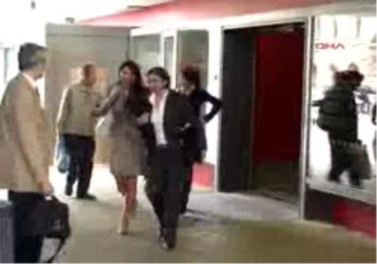 Türk Kökenli Vekil Hakim Karşısına Çıktı