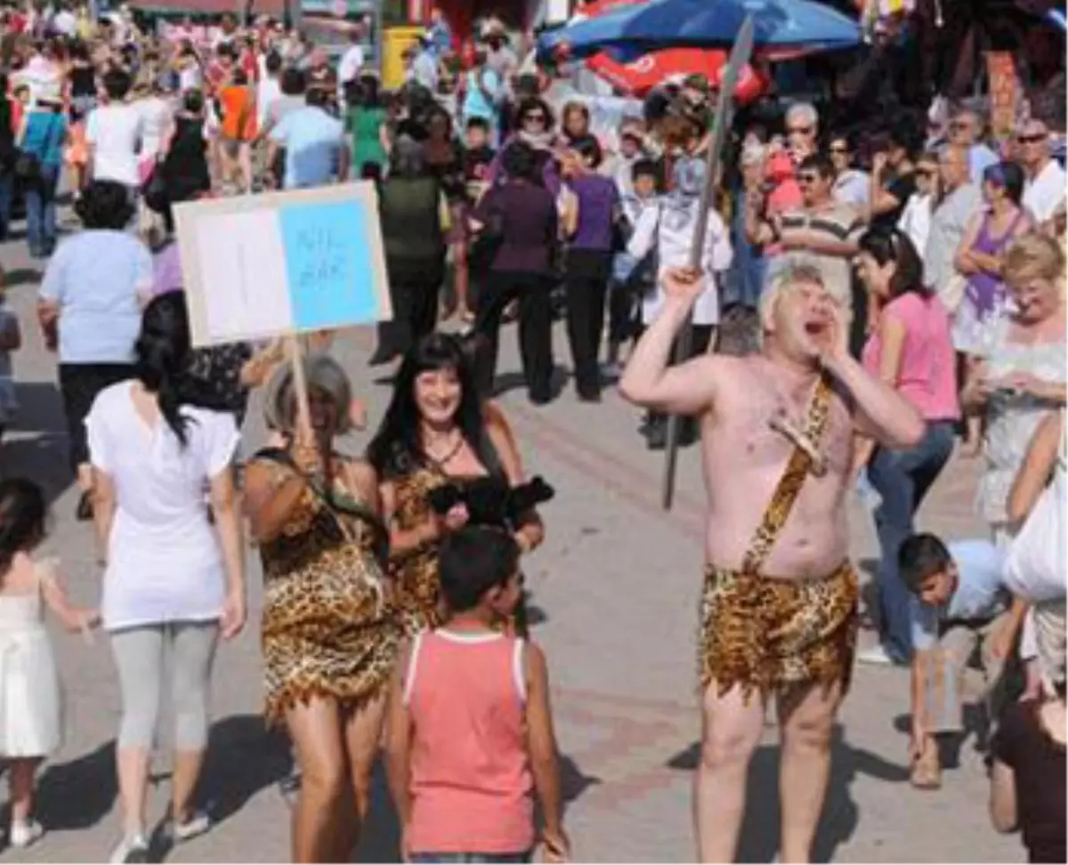 Fethiye\'de Renkli Karnaval