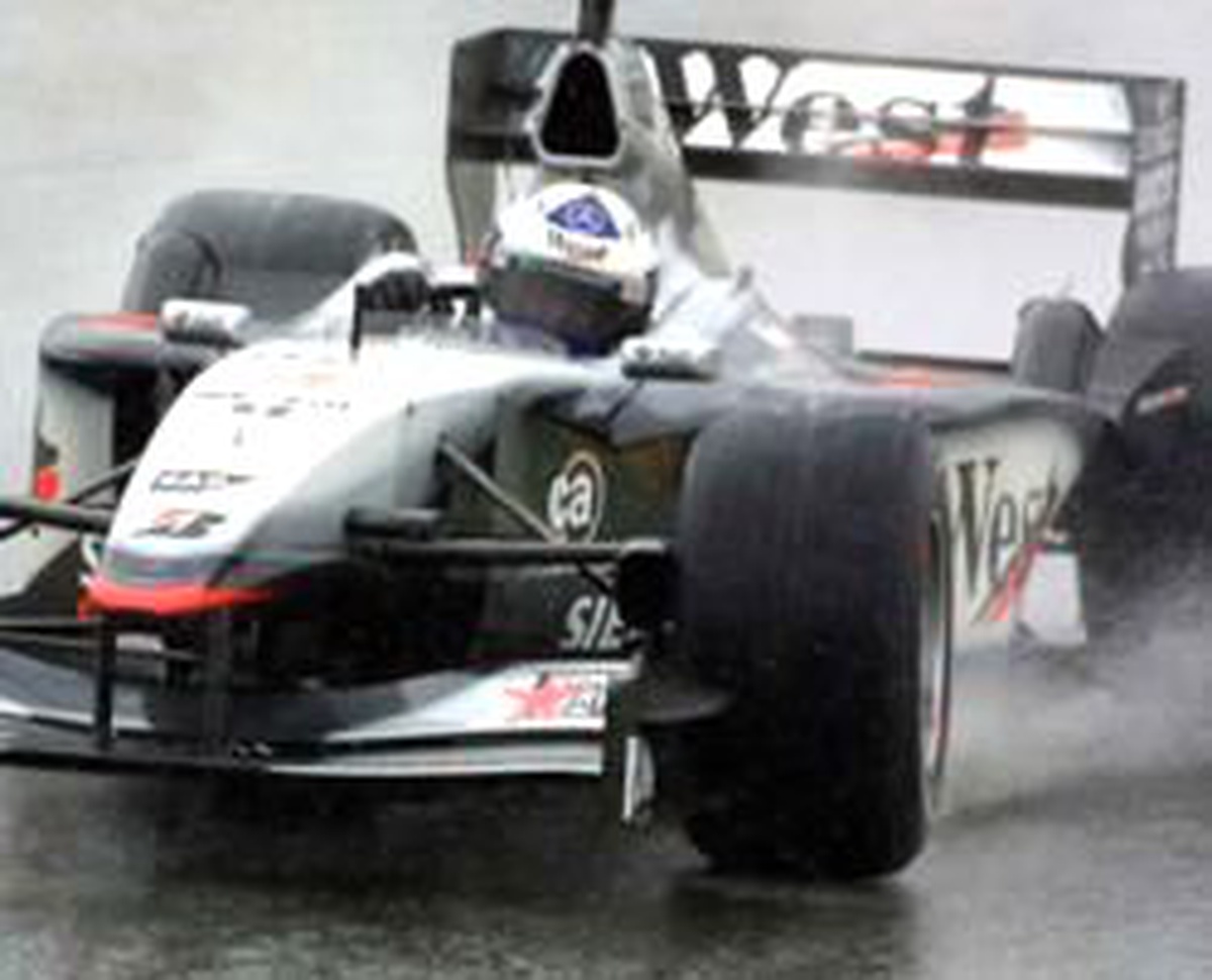 Mclaren Mercedes Pilotları 320'yi Gördü