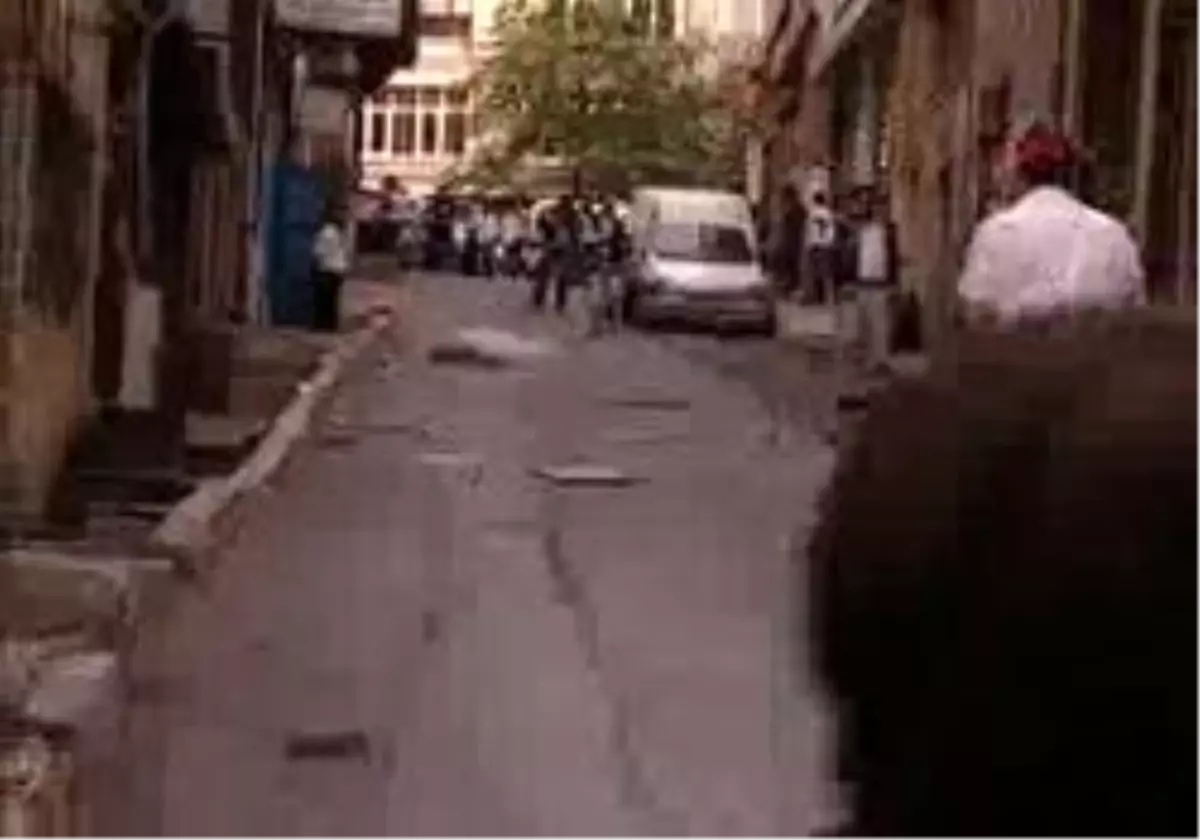 Ödp Ve Sdp\'lilerin Tartışması Kavgaya Dönüştü: 5 Yaralı