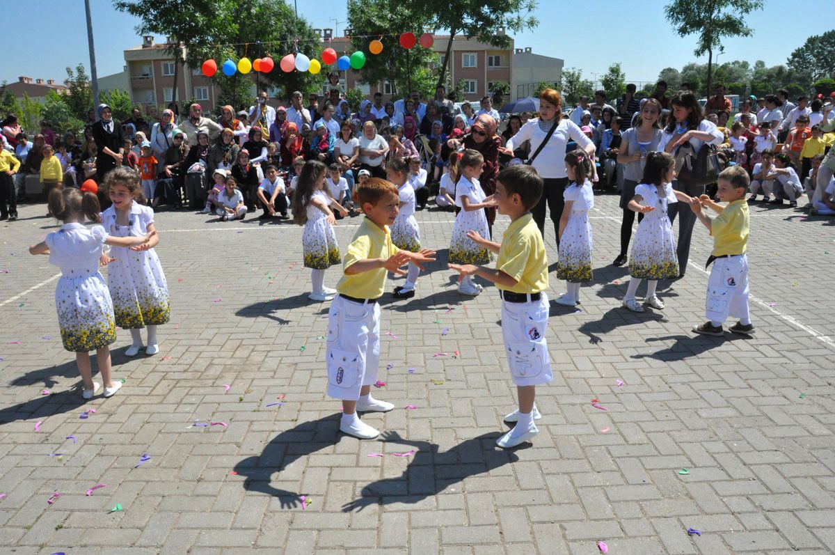 Kartepeli Minikleri Büyülüyor