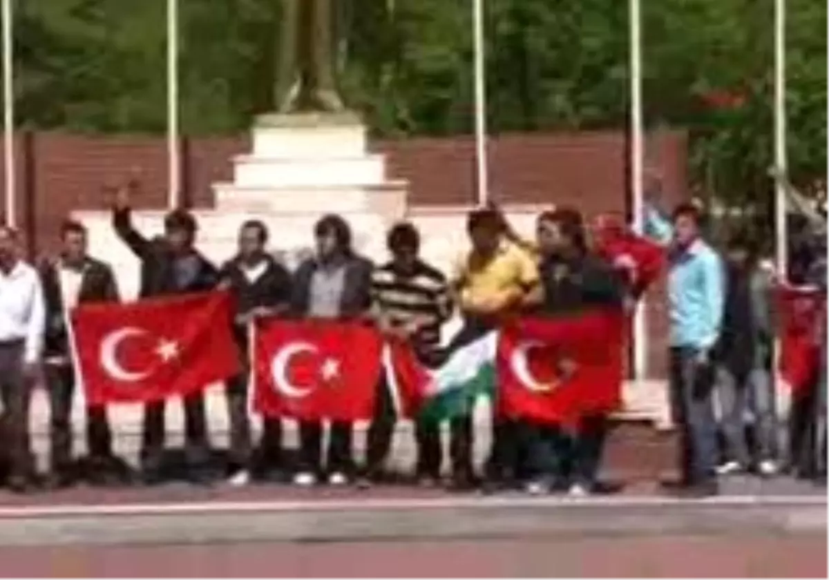 Ardahan\'da Askerlik Şubesi Önüne Kadar Yürüdü Ve Silah İsted