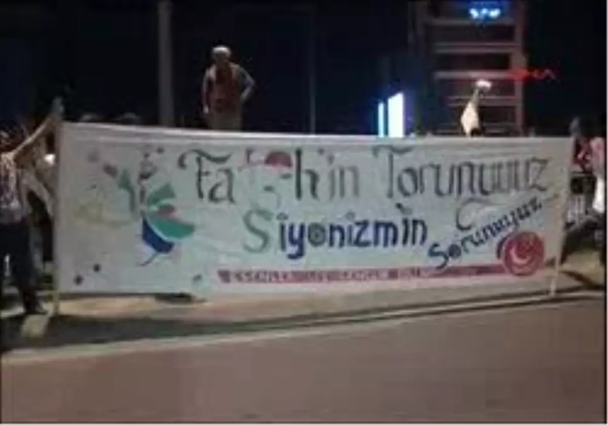 Ek/ İsrail Başkonsolosluğu Önünde Protesto... (2)