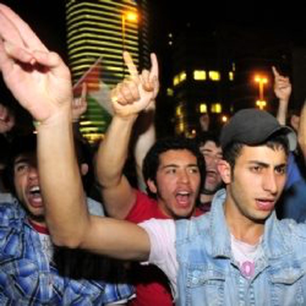 Taksim'de Protestolar Sürüyor