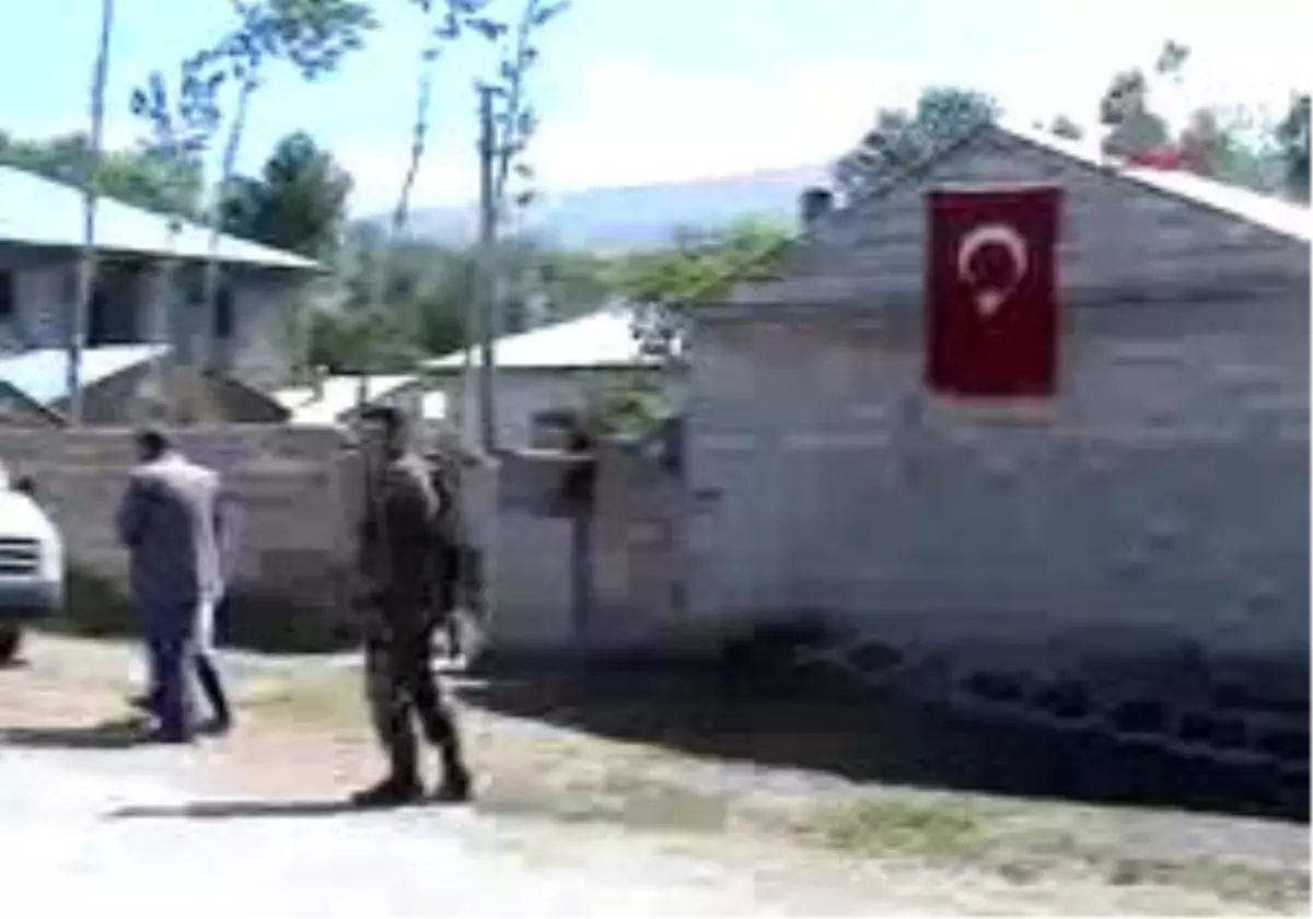 Muradiye - Şehit Tavukçu´Nun Babaocağına Ateş Düştü