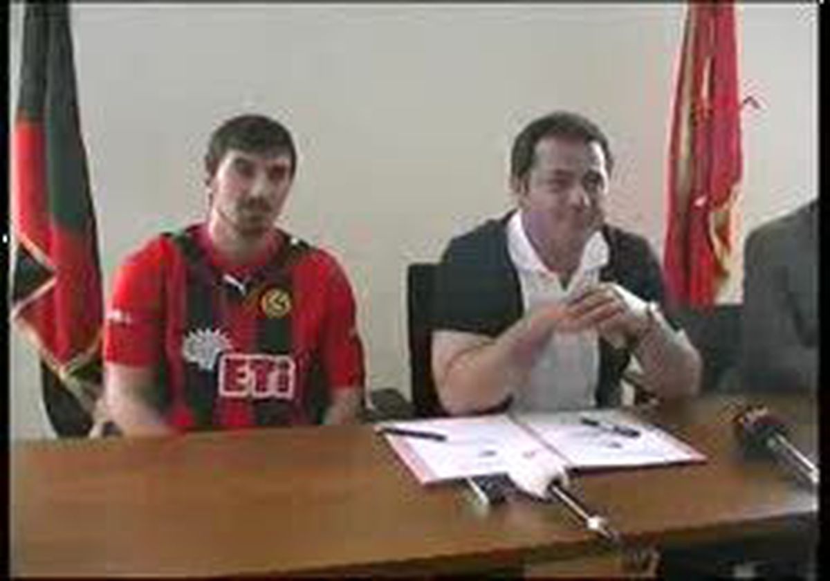 Emre Aygün Eskişehirspor'da...