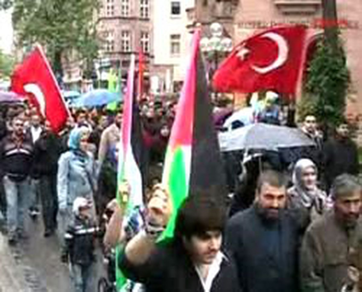İki Türk Kızı Başlattı