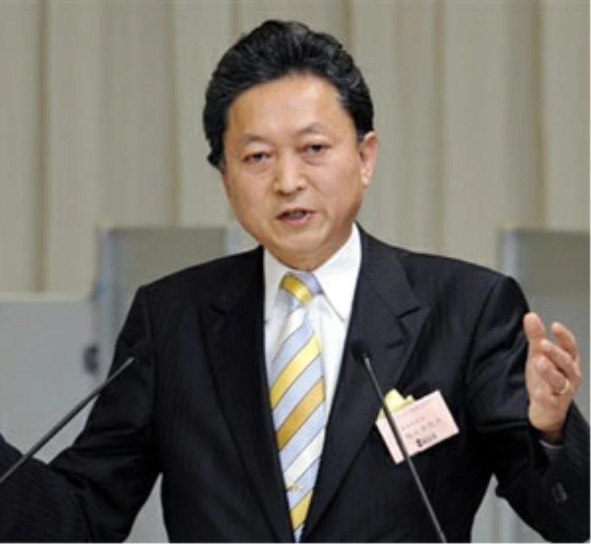 Japonya Başbakanı İstifa Etti